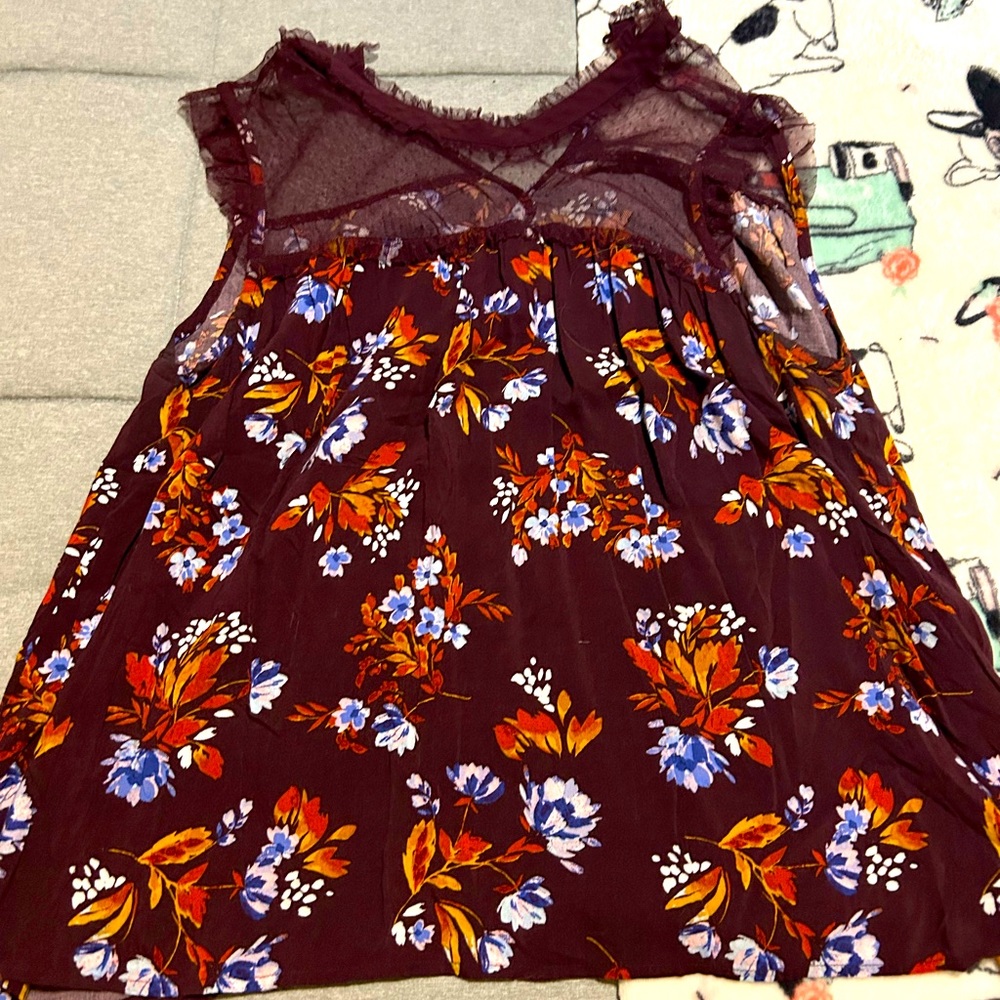 Floral and lace neck top